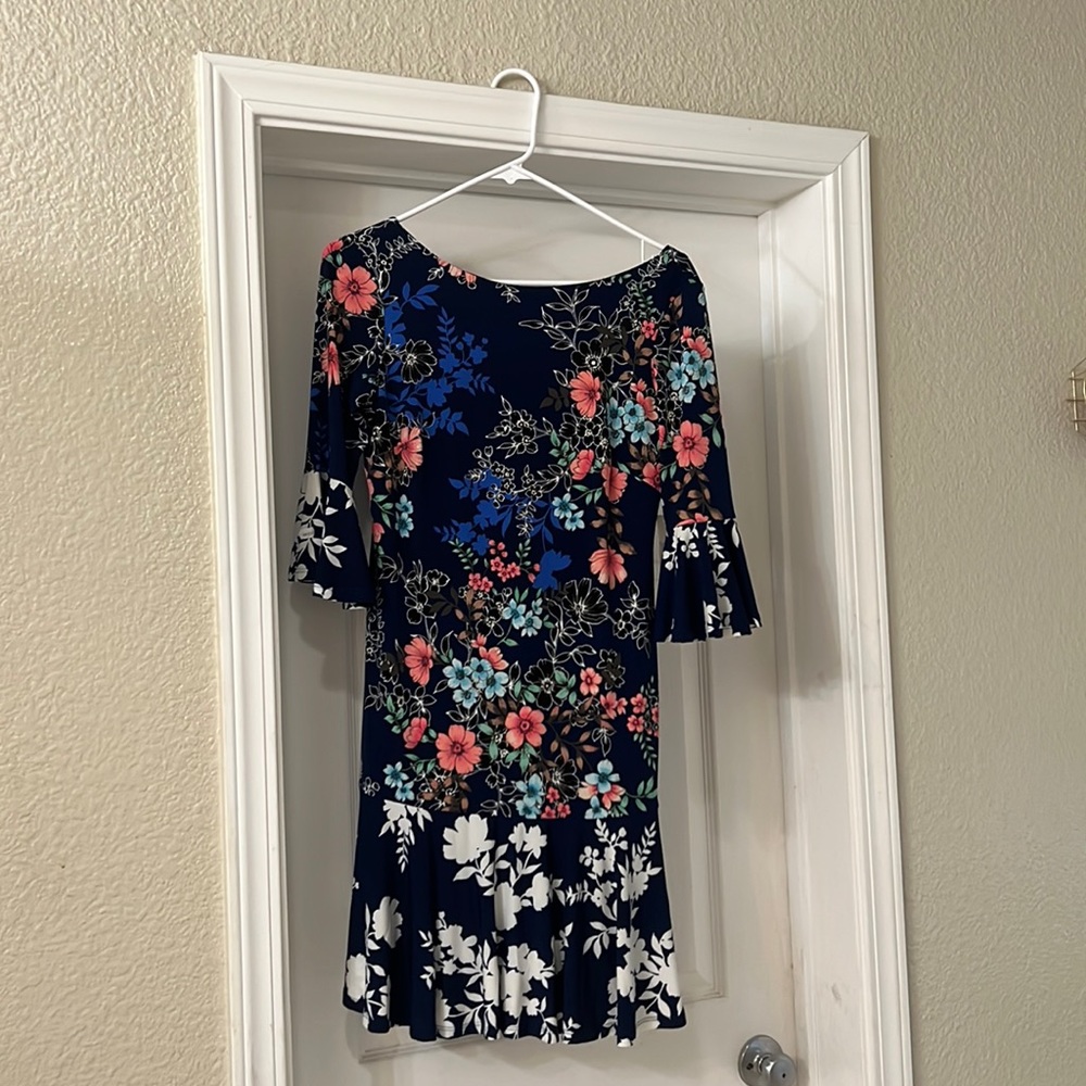 Brand new never worn Eliza J flora dress.
